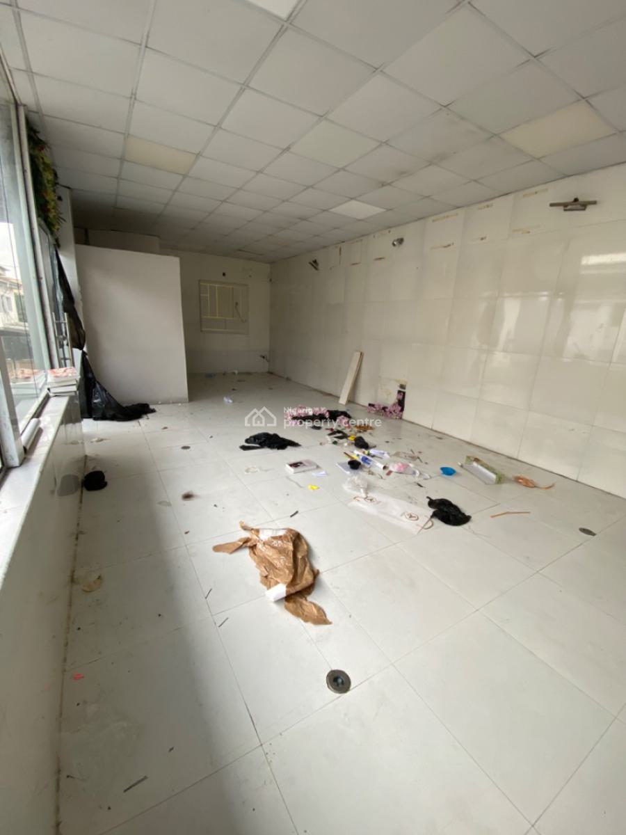 Shop Space Good for Saloon, Spa, Nails Etc, Bisola Durosinmi Etti Drive, Lekki Phase 1, Lekki, Lagos, Shop for Rent