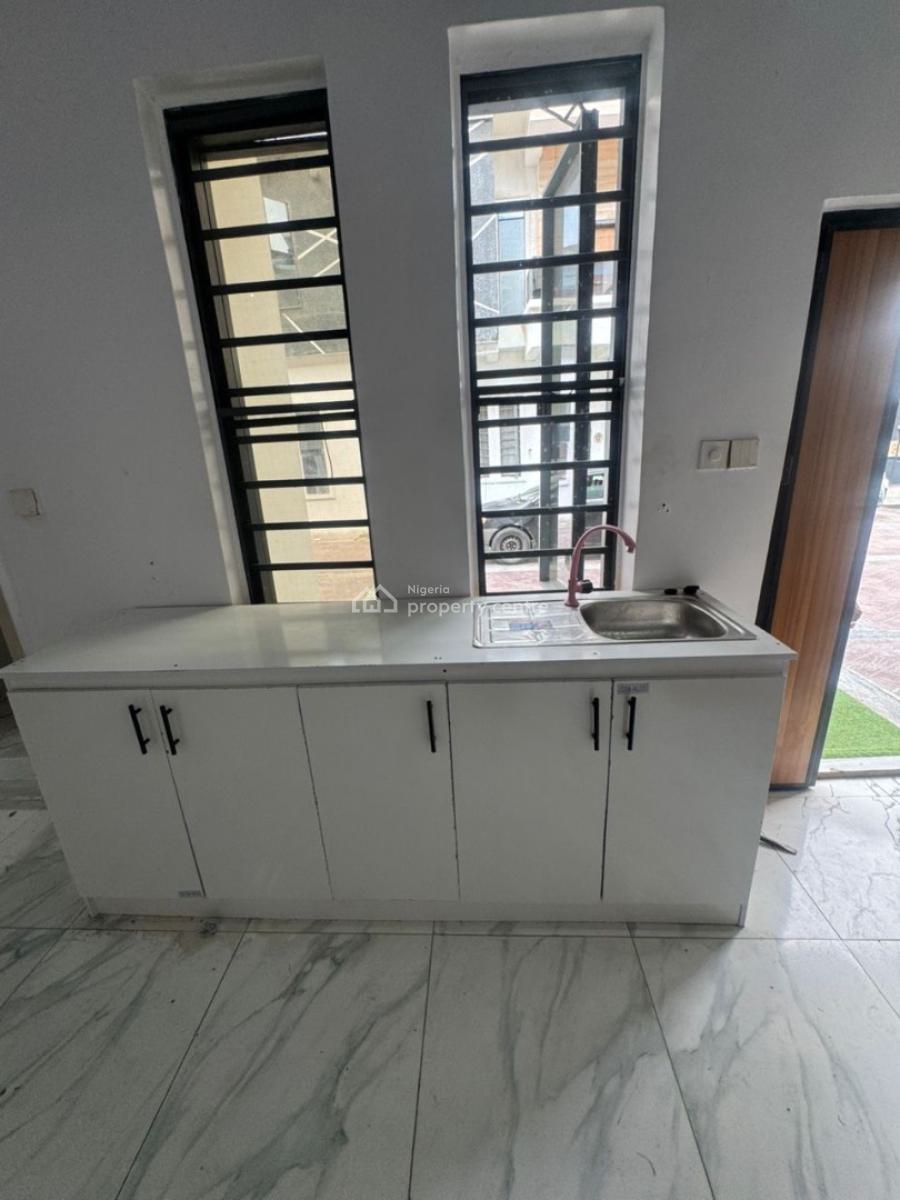 Spacious Self Contain, Royal Pine Estate, Orchid Road, Lekki, Lagos, Self Contain (single Rooms) for Rent