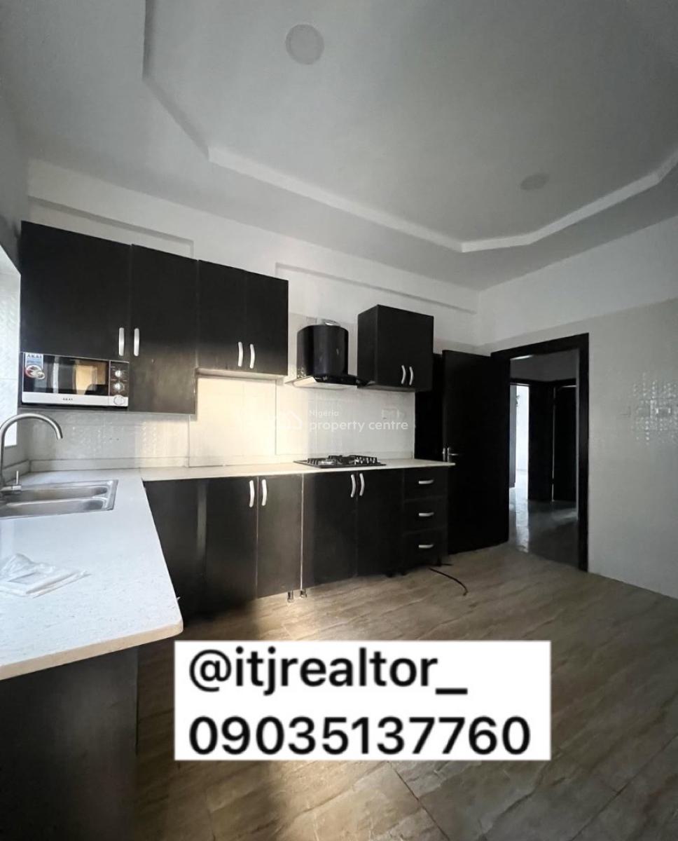 Lovely 3 Bedroom Apartment with Bq, Lekki Phase 1, Lekki, Lagos, Block of Flats for Sale