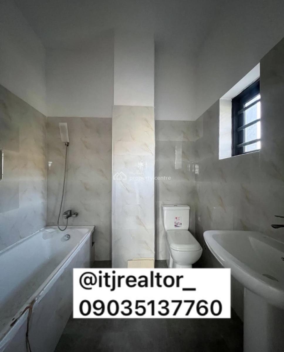 Lovely 3 Bedroom Apartment with Bq, Lekki Phase 1, Lekki, Lagos, Block of Flats for Sale