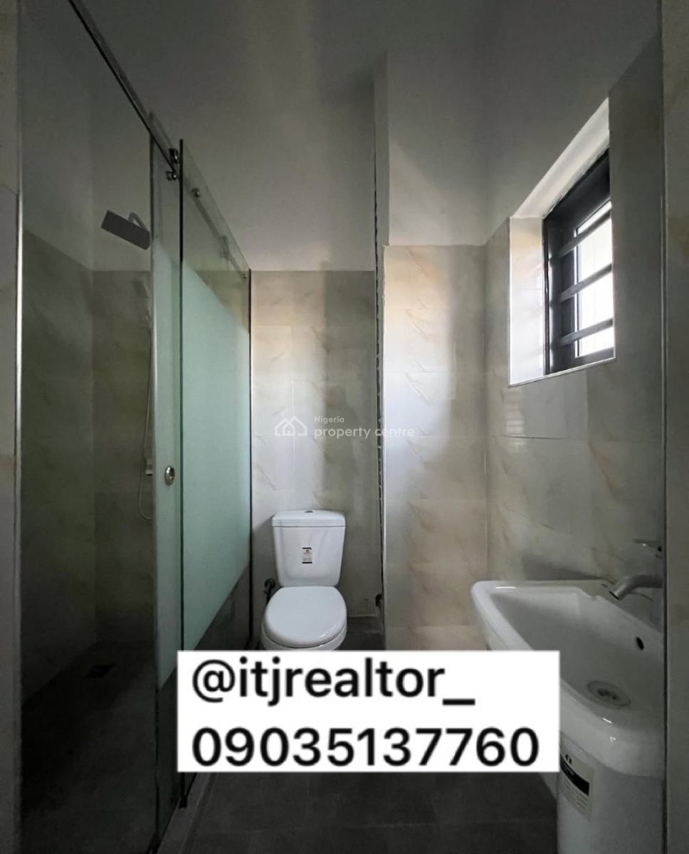 Lovely 3 Bedroom Apartment with Bq, Lekki Phase 1, Lekki, Lagos, Block of Flats for Sale