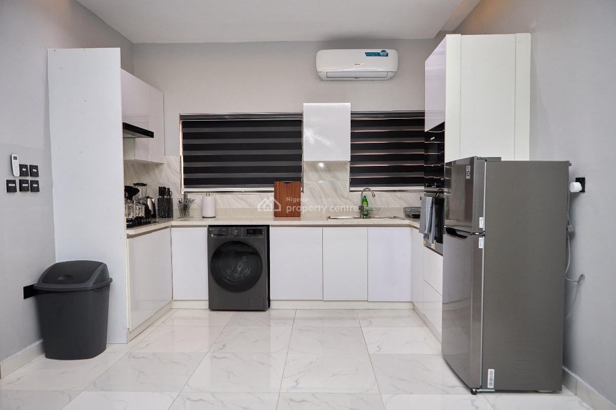 Luxury 3 Bedroom Apartment, Lekki Phase 1, Lekki, Lagos, Flat / Apartment Short Let