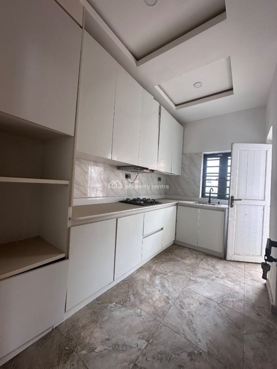 Luxurious 4-bedroom Terrace with Bq in a Prime Location, Lekki, Lagos, Terraced Duplex for Sale