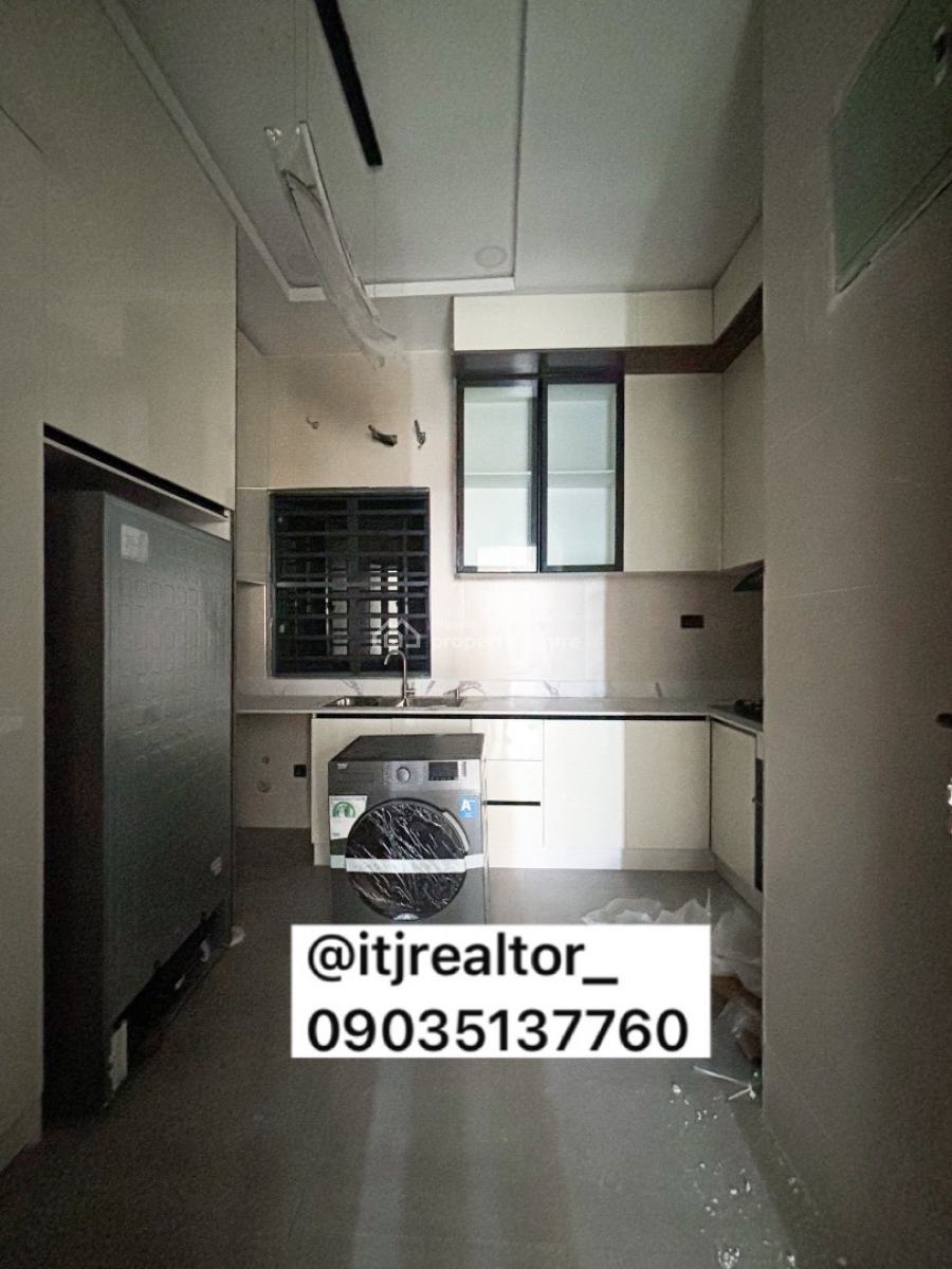 Lovely 3 Bedroom Apartment with Bq, Lekki Phase 1, Lekki, Lagos, Block of Flats for Sale