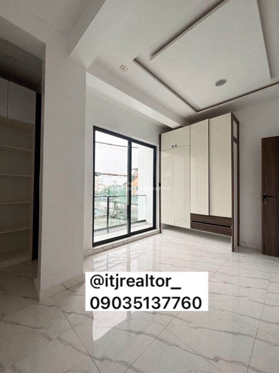 Lovely 3 Bedroom Apartment with Bq, Lekki Phase 1, Lekki, Lagos, Block of Flats for Sale