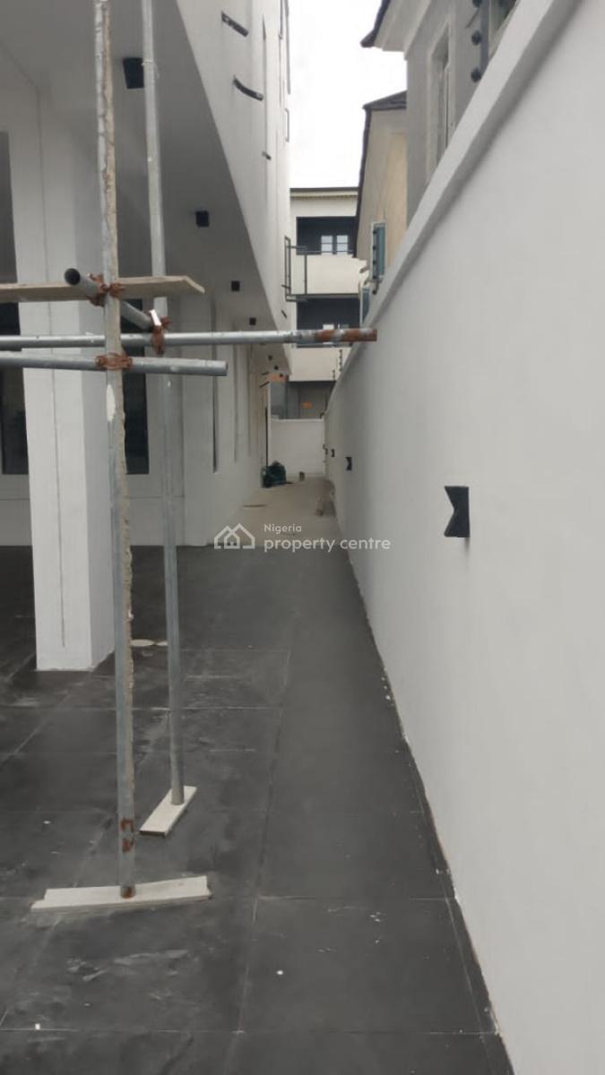 6 Bedroom Fully Detached Duplex with Bq -- Governors Consent, Bera Estate, Chevron Drive, Lekki, Lagos, Detached Duplex for Sale