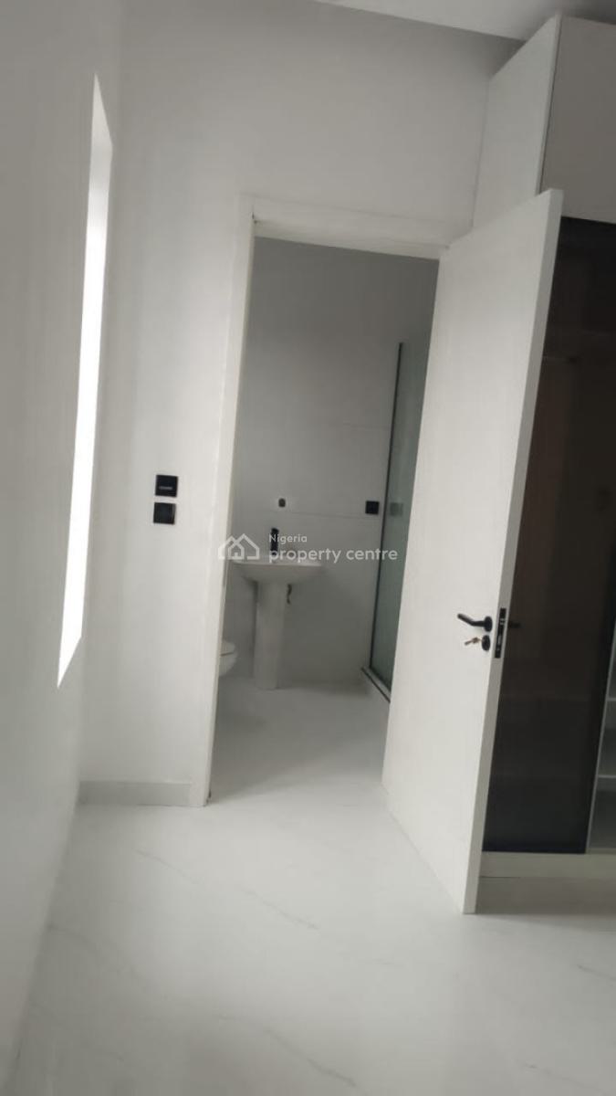 6 Bedroom Fully Detached Duplex with Bq -- Governors Consent, Bera Estate, Chevron Drive, Lekki, Lagos, Detached Duplex for Sale