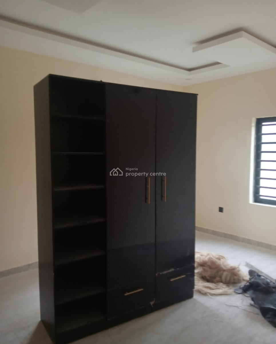 Executive 3 Bedroom Apartment, Gra Phase 1, Magodo, Lagos, Flat / Apartment for Rent