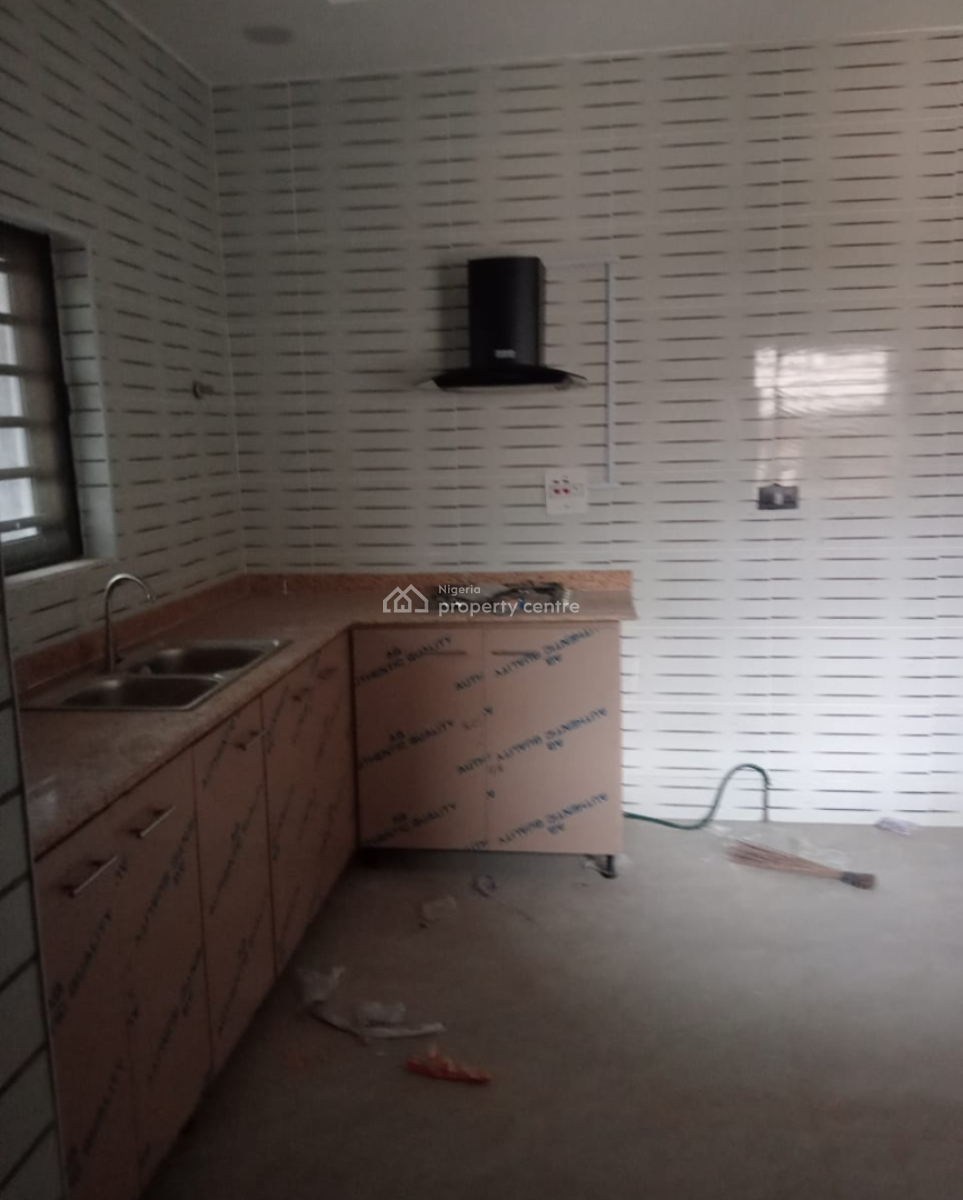Executive 3 Bedroom Apartment, Gra Phase 1, Magodo, Lagos, Flat / Apartment for Rent