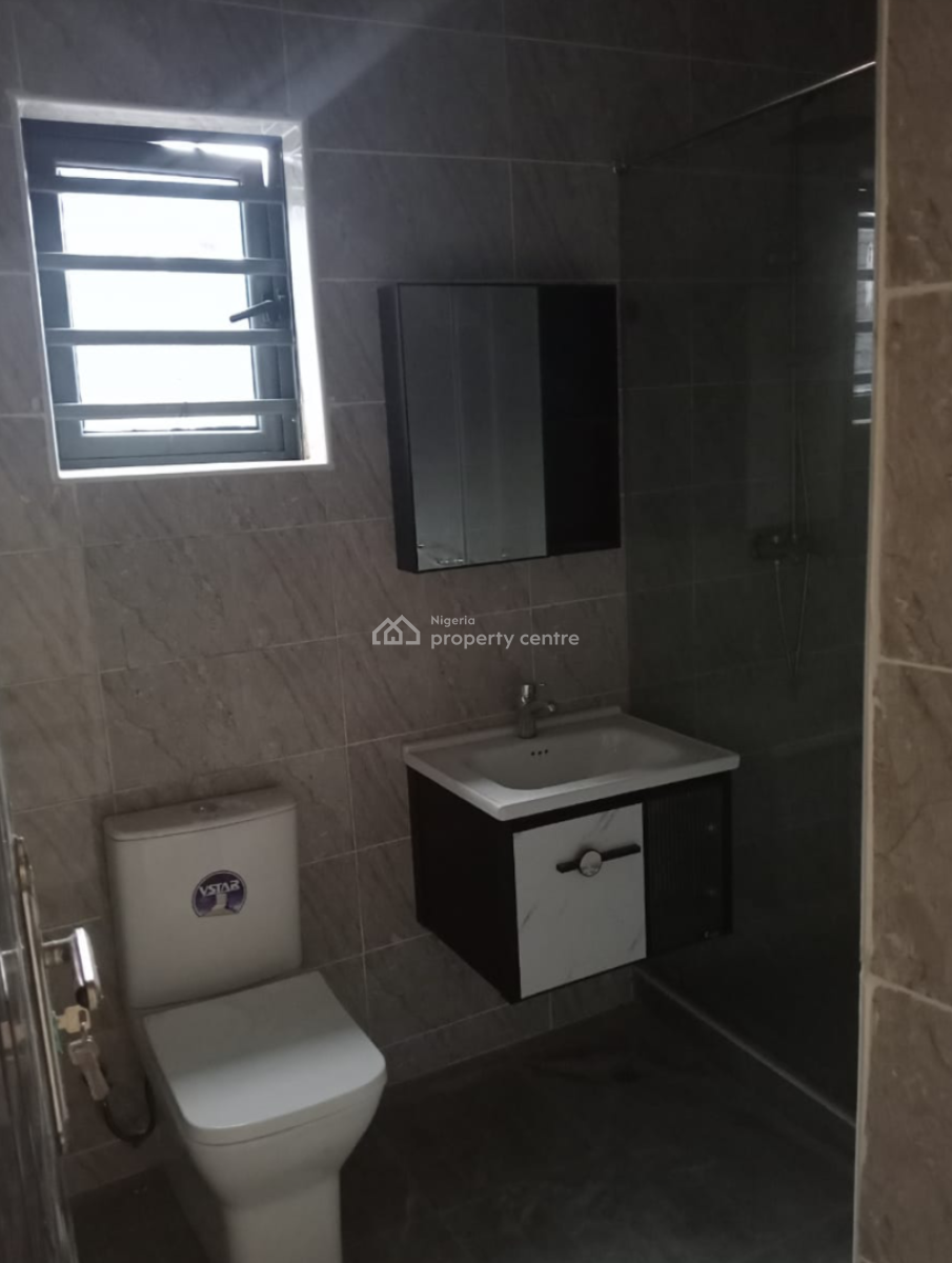 Executive 3 Bedroom Apartment, Gra Phase 1, Magodo, Lagos, Flat / Apartment for Rent