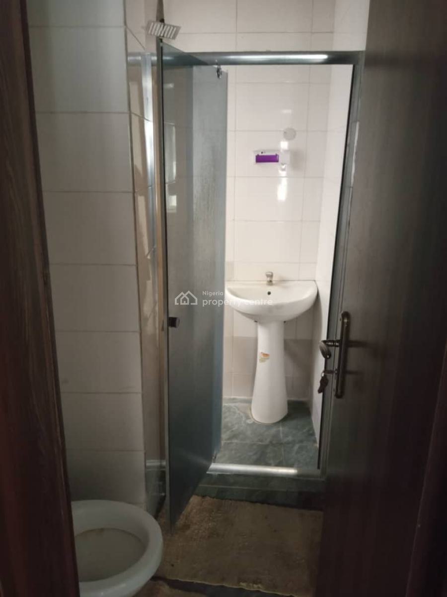 Cozy 2 Bed Flat Available  Location: Behind Nicon Town, Lekk, Behind Nicon Town, Lekki, Ikate, Lekki, Lagos, House for Rent