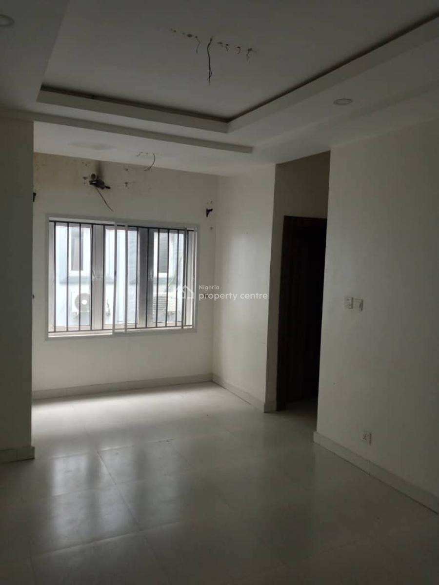 Cozy 2 Bed Flat Available  Location: Behind Nicon Town, Lekk, Behind Nicon Town, Lekki, Ikate, Lekki, Lagos, House for Rent
