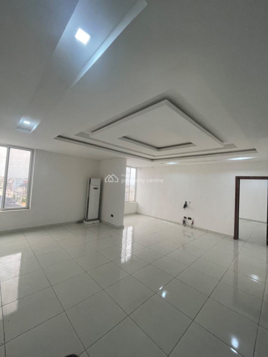 Luxury 4 Bedroom Penthouse with Elevator , Pool N More, Ikate, Lekki Phase 1, Lekki, Lagos, House for Sale