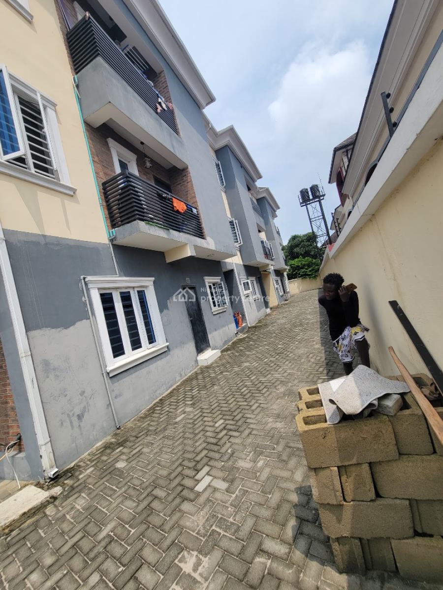 Well Maintained Mini Flat, Off Mobile Road Ilaje Ajah Lagos, Ajah, Lagos, Mini Flat (room and Parlour) for Rent