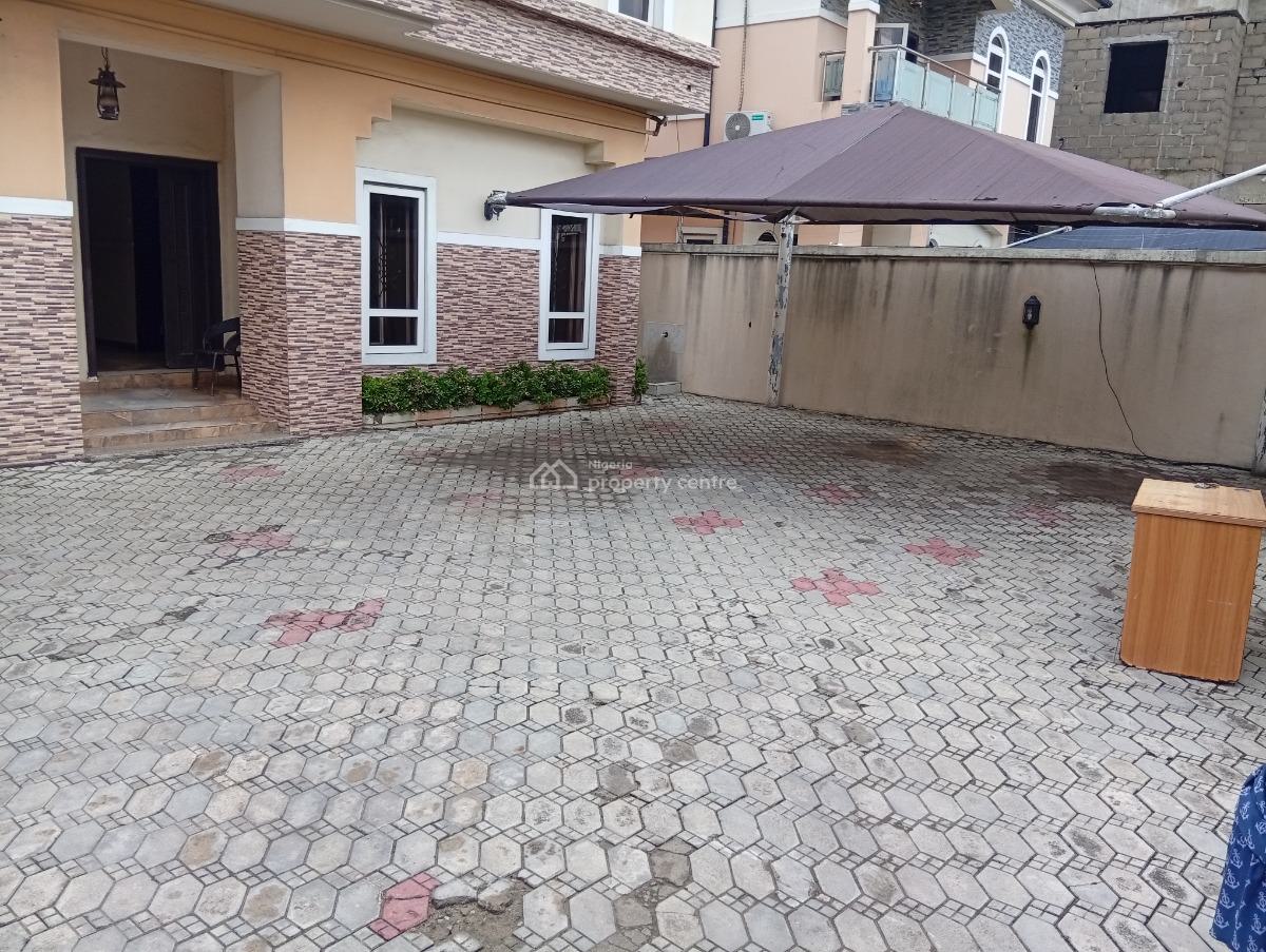 a Self Serviced 6 Bedroom Fully Detached Duplex with 2  Bq, Lekki Phase 1, Lekki, Lagos, Detached Duplex for Rent