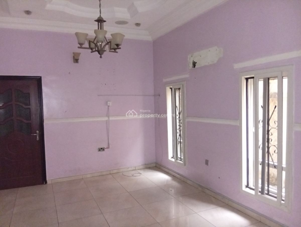 a Self Serviced 6 Bedroom Fully Detached Duplex with 2  Bq, Lekki Phase 1, Lekki, Lagos, Detached Duplex for Rent