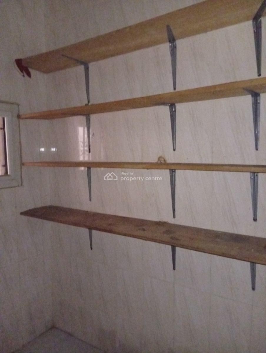 a Self Serviced 6 Bedroom Fully Detached Duplex with 2  Bq, Lekki Phase 1, Lekki, Lagos, Detached Duplex for Rent