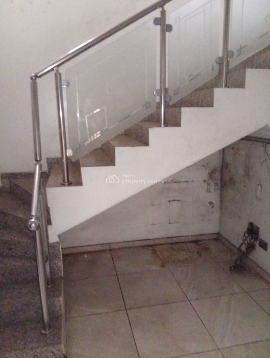 a Self Serviced 6 Bedroom Fully Detached Duplex with 2  Bq, Lekki Phase 1, Lekki, Lagos, Detached Duplex for Rent