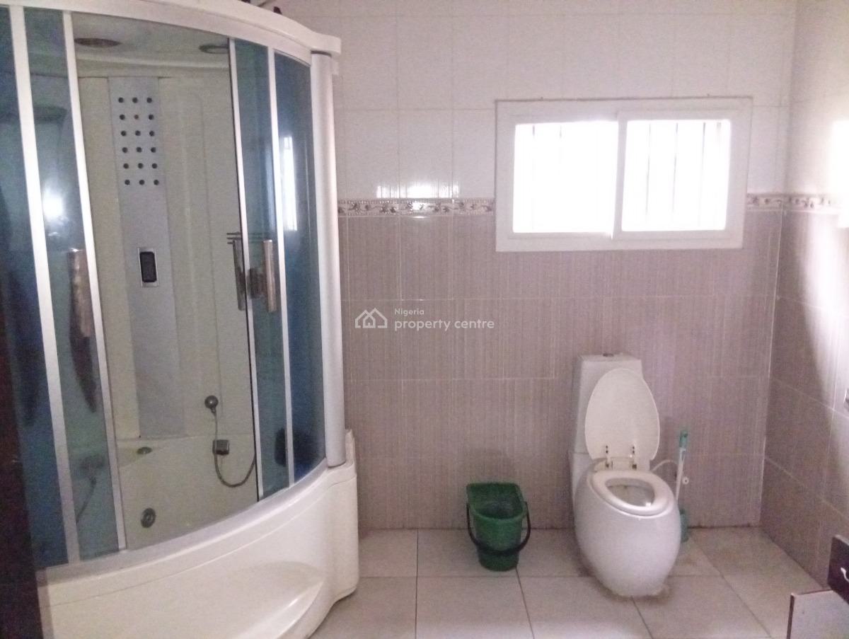 a Self Serviced 6 Bedroom Fully Detached Duplex with 2  Bq, Lekki Phase 1, Lekki, Lagos, Detached Duplex for Rent