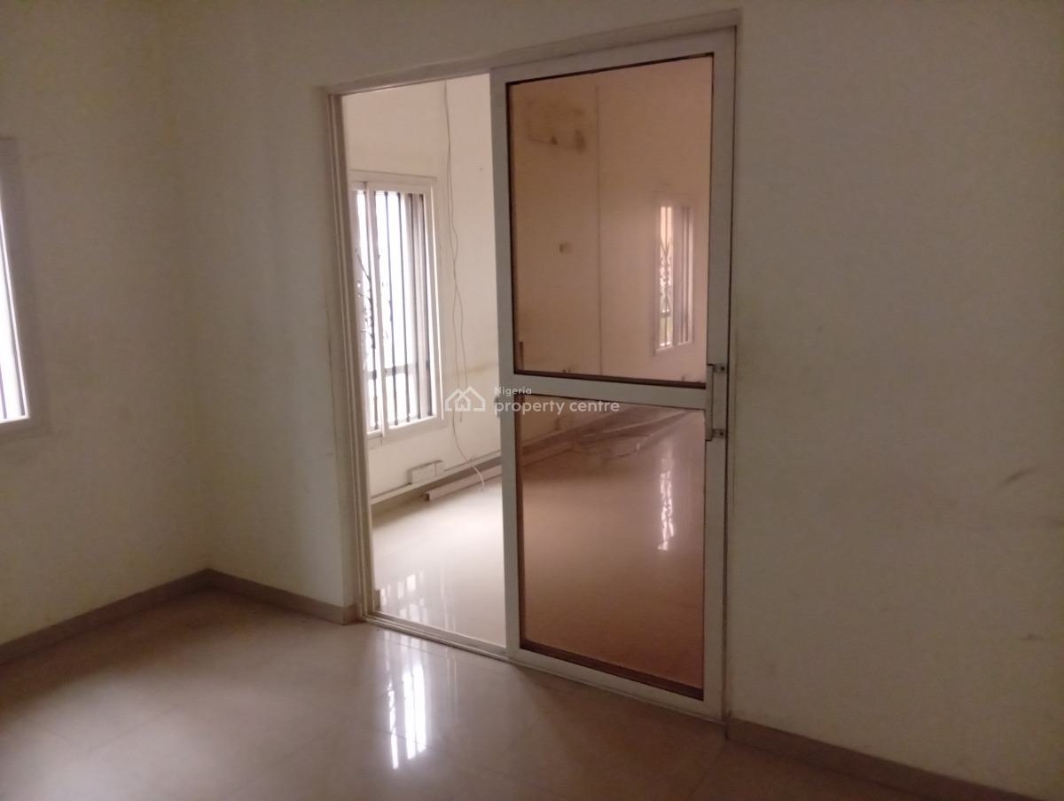 a Self Serviced 6 Bedroom Fully Detached Duplex with 2  Bq, Lekki Phase 1, Lekki, Lagos, Detached Duplex for Rent