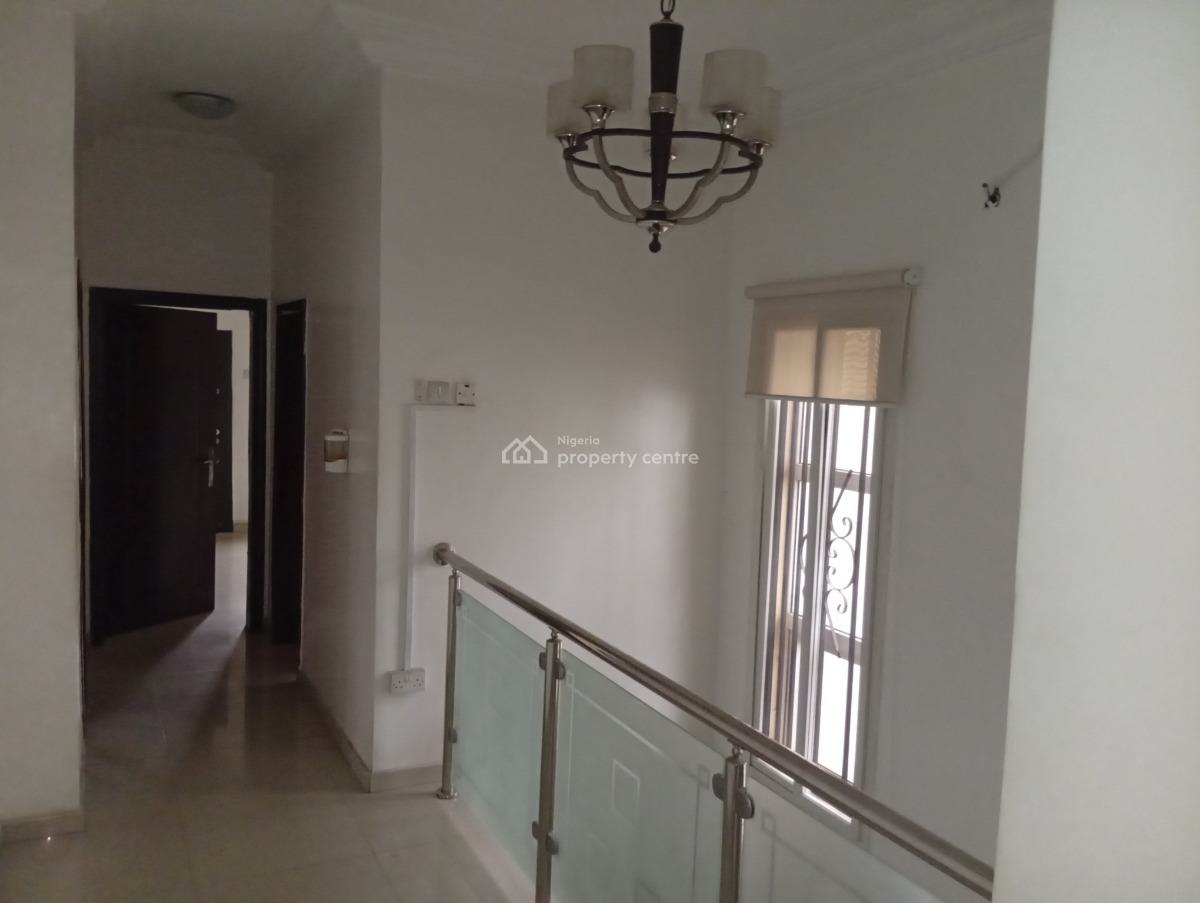 a Self Serviced 6 Bedroom Fully Detached Duplex with 2  Bq, Lekki Phase 1, Lekki, Lagos, Detached Duplex for Rent
