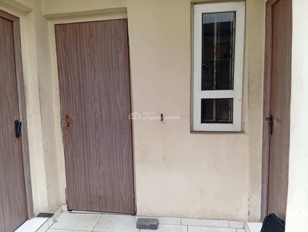 a Self Serviced 6 Bedroom Fully Detached Duplex with 2  Bq, Lekki Phase 1, Lekki, Lagos, Detached Duplex for Rent