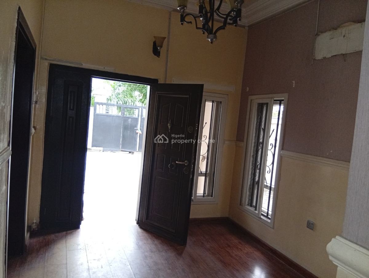 a Self Serviced 6 Bedroom Fully Detached Duplex with 2  Bq, Lekki Phase 1, Lekki, Lagos, Detached Duplex for Rent
