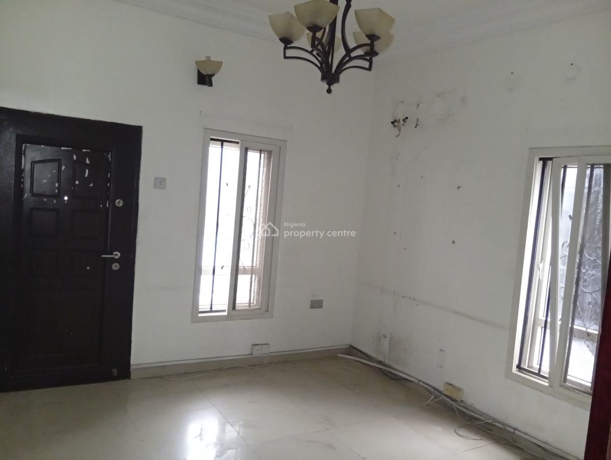 a Self Serviced 6 Bedroom Fully Detached Duplex with 2  Bq, Lekki Phase 1, Lekki, Lagos, Detached Duplex for Rent