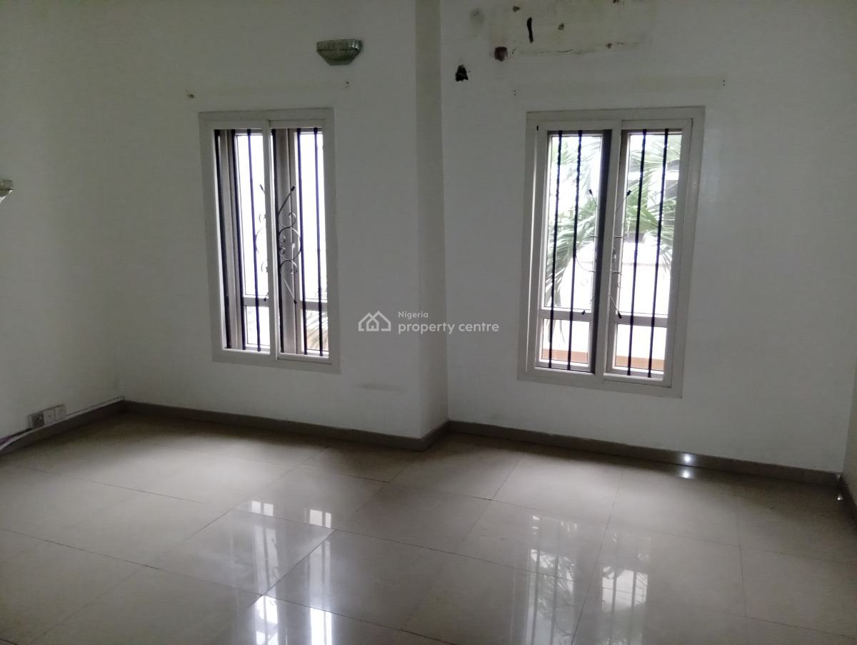 a Self Serviced 6 Bedroom Fully Detached Duplex with 2  Bq, Lekki Phase 1, Lekki, Lagos, Detached Duplex for Rent
