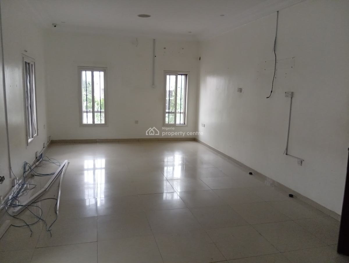 a Self Serviced 6 Bedroom Fully Detached Duplex with 2  Bq, Lekki Phase 1, Lekki, Lagos, Detached Duplex for Rent