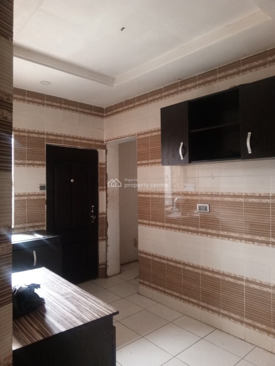 Executive 3bedrooms, Agboyi Estate, Ogudu, Lagos, Flat / Apartment for Rent