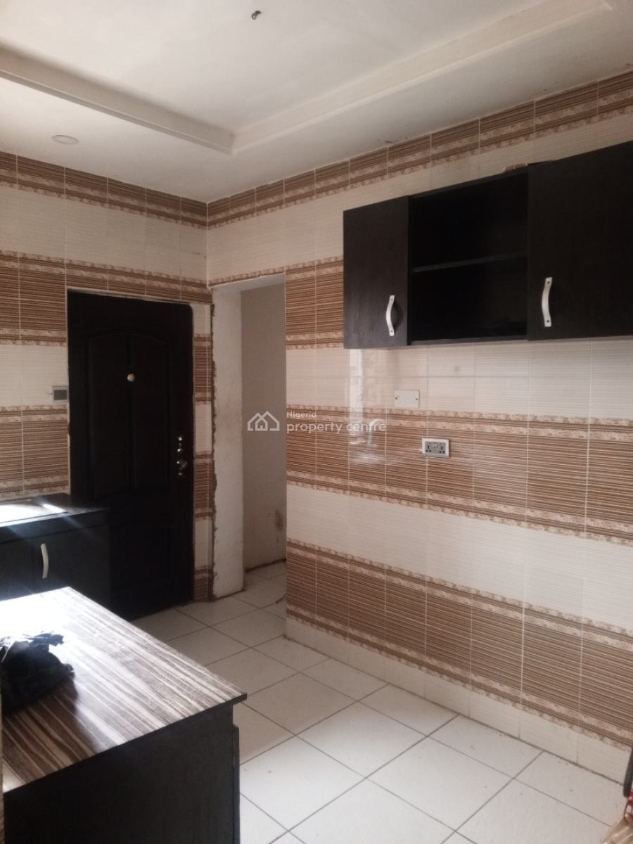 Executive 3bedrooms, Agboyi Estate, Ogudu, Lagos, Flat / Apartment for Rent