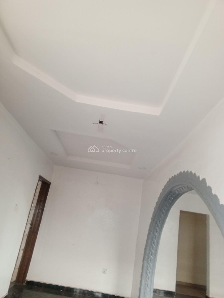 Well Maintain Standard 3bedrooms, Akinwunmi Street, Ogudu, Lagos, Flat / Apartment for Rent