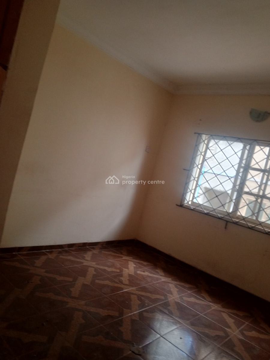 Well Maintain Standard 3bedrooms, Akinwunmi Street, Ogudu, Lagos, Flat / Apartment for Rent