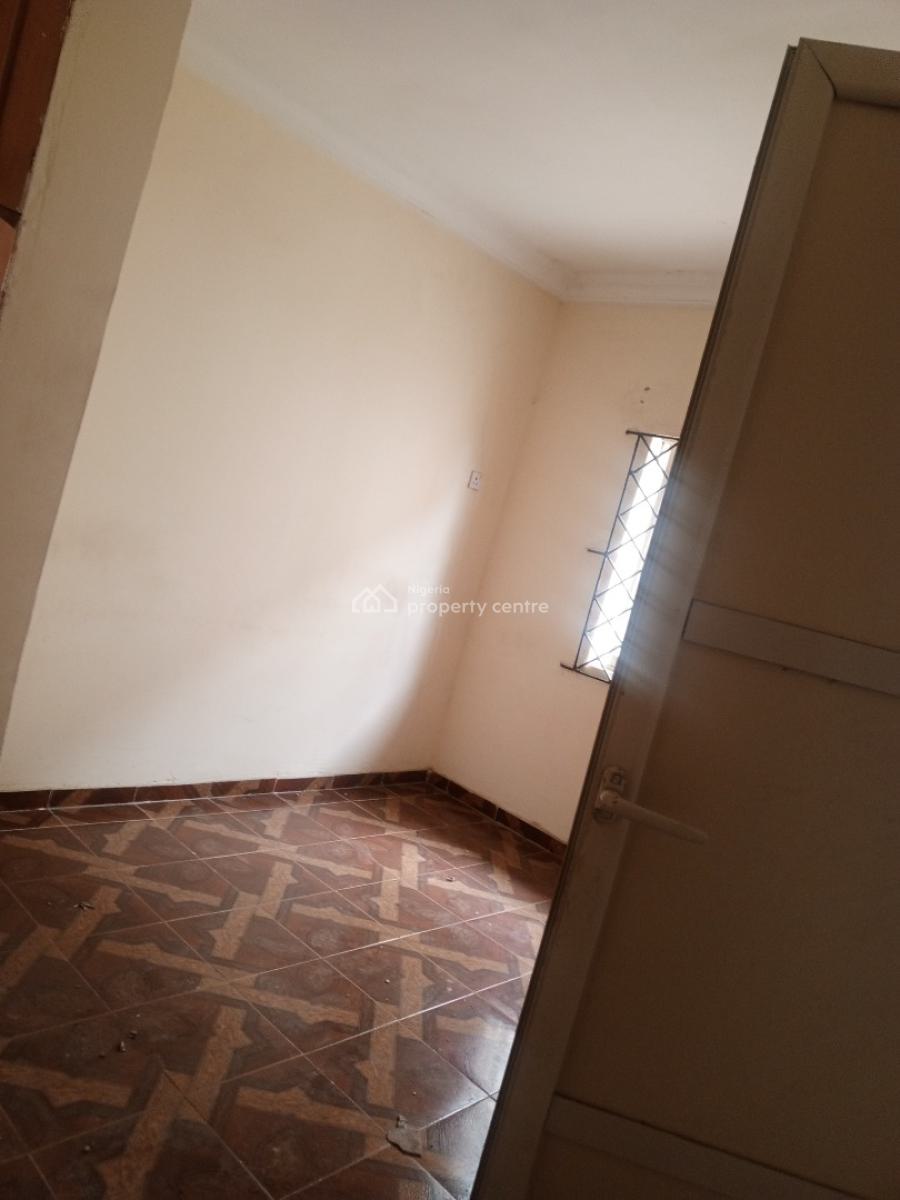 Well Maintain Standard 3bedrooms, Akinwunmi Street, Ogudu, Lagos, Flat / Apartment for Rent