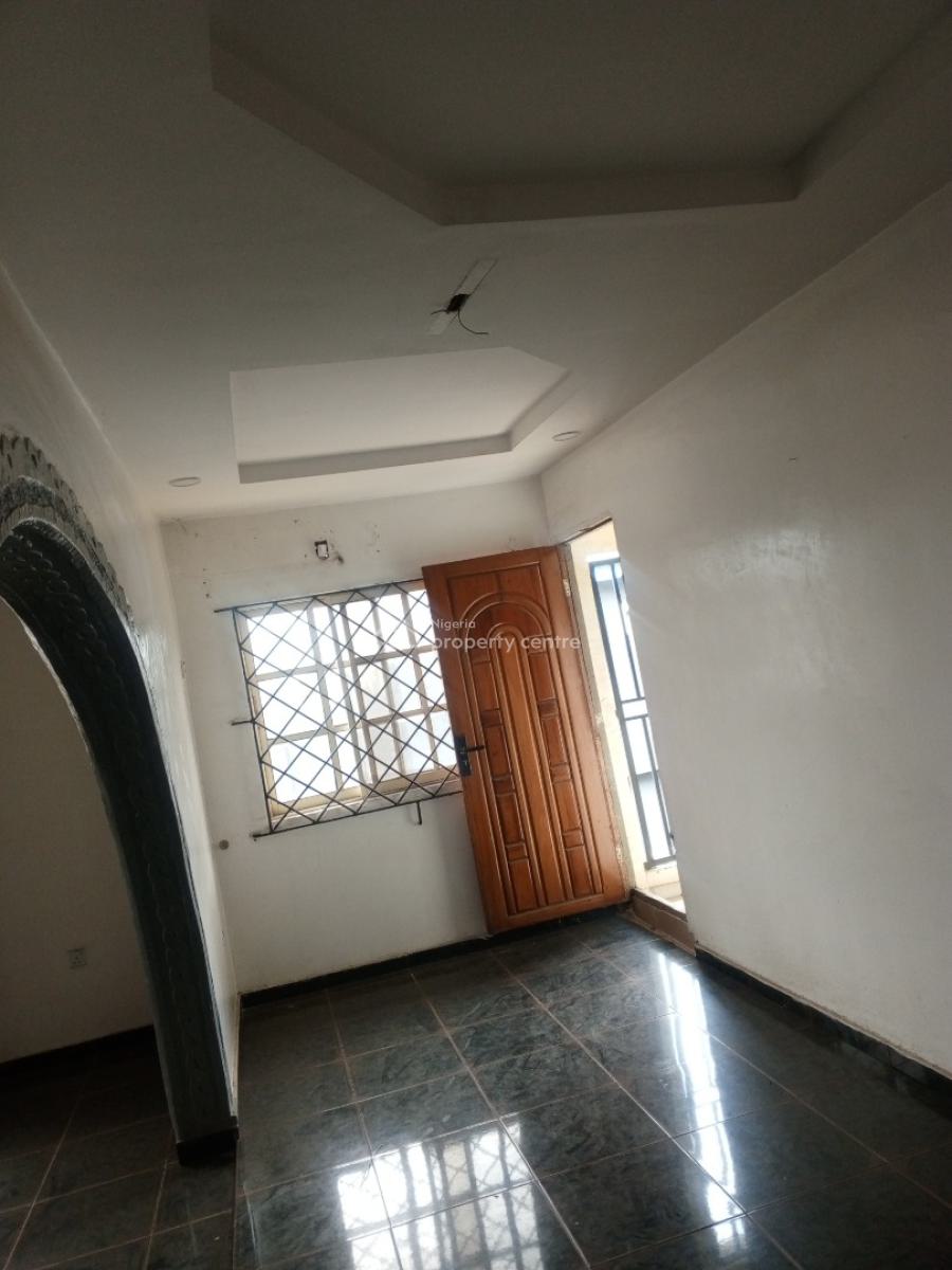 Well Maintain Standard 3bedrooms, Akinwunmi Street, Ogudu, Lagos, Flat / Apartment for Rent
