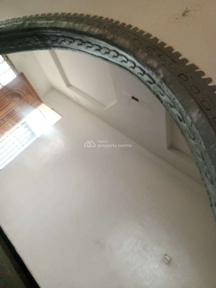 Well Maintain Standard 3bedrooms, Akinwunmi Street, Ogudu, Lagos, Flat / Apartment for Rent