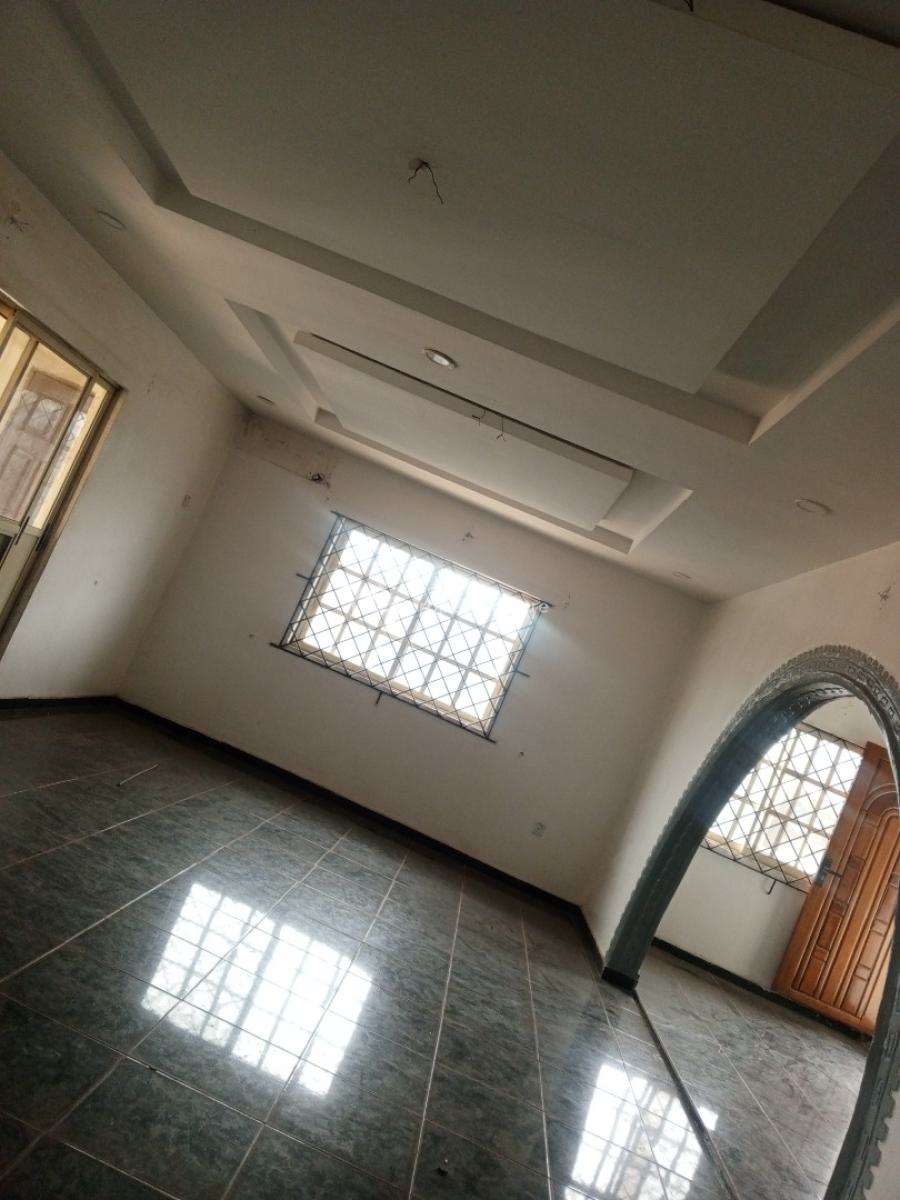Well Maintain Standard 3bedrooms, Akinwunmi Street, Ogudu, Lagos, Flat / Apartment for Rent