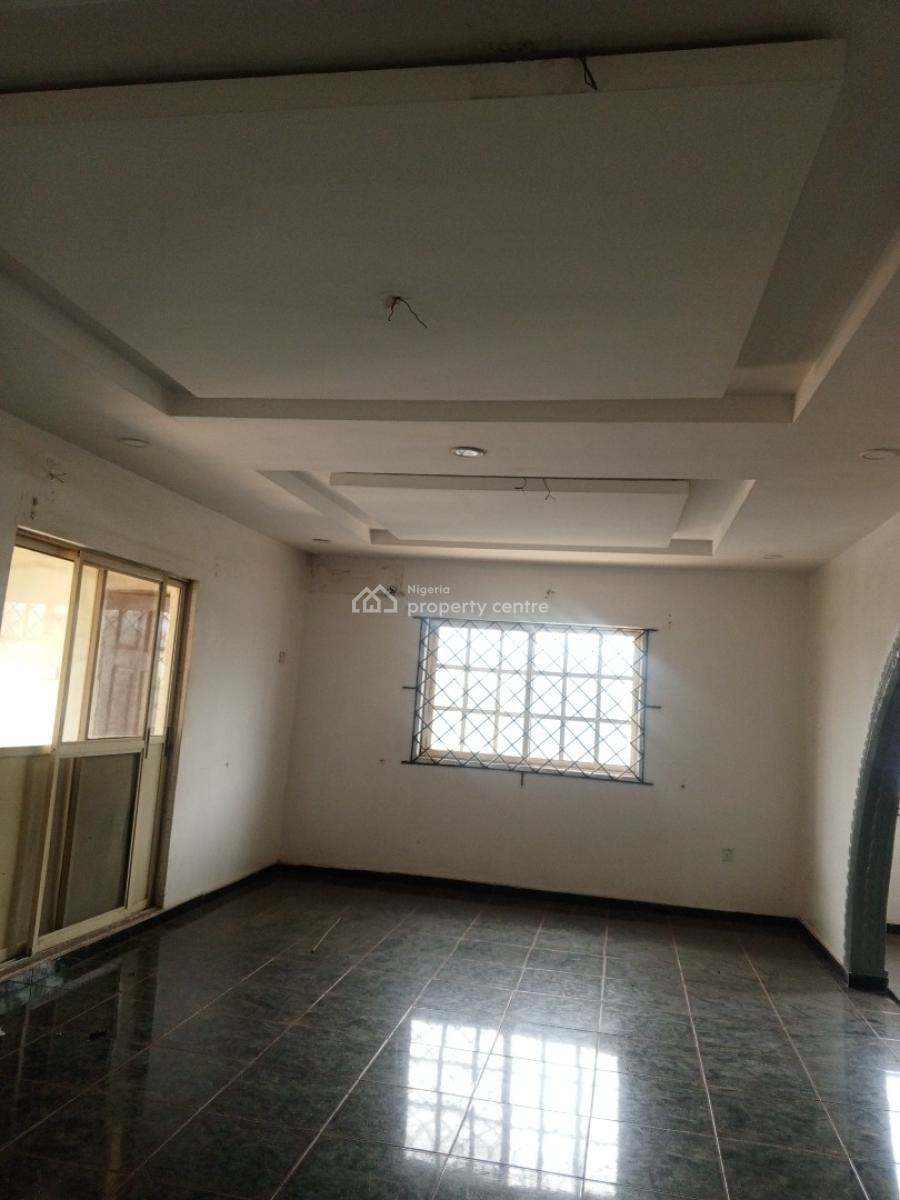 Well Maintain Standard 3bedrooms, Akinwunmi Street, Ogudu, Lagos, Flat / Apartment for Rent