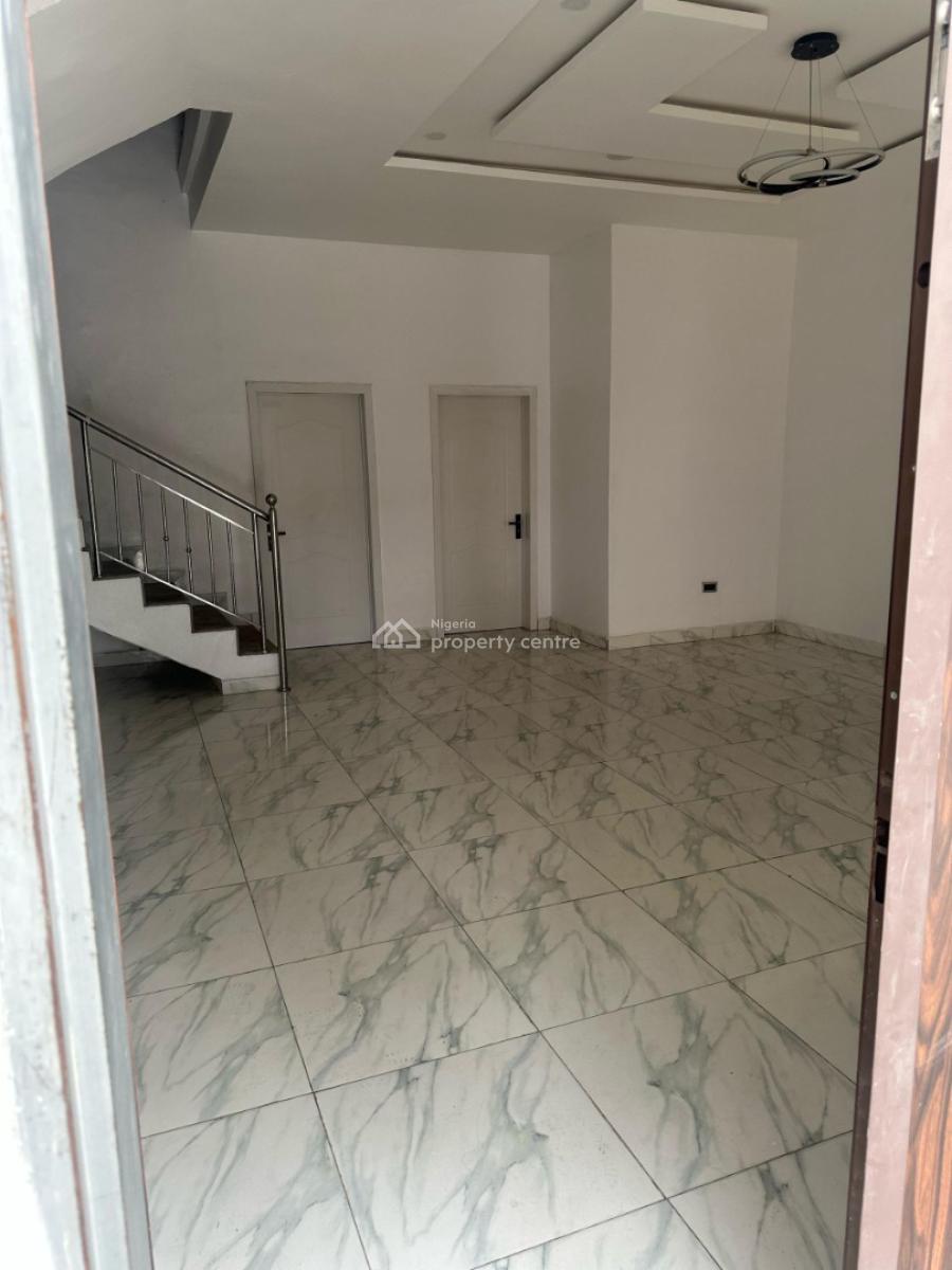 4 Bedroom Duplex, De-forthiet Estate, Ikota, Lekki, Lagos, Terraced Duplex for Sale