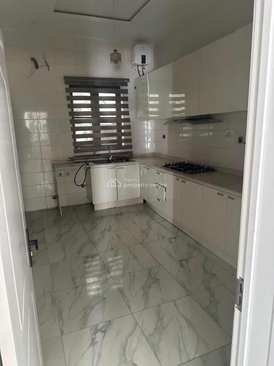 4 Bedroom Duplex, De-forthiet Estate, Ikota, Lekki, Lagos, Terraced Duplex for Sale