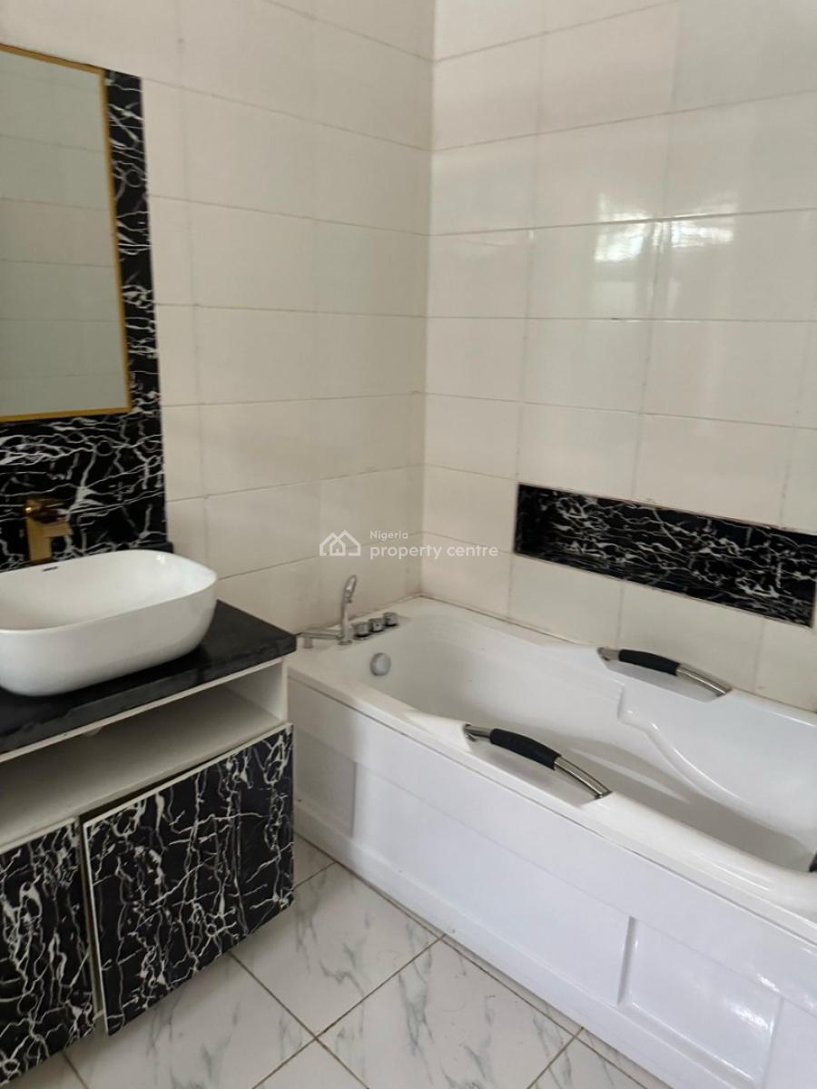 4 Bedroom Duplex, De-forthiet Estate, Ikota, Lekki, Lagos, Terraced Duplex for Sale