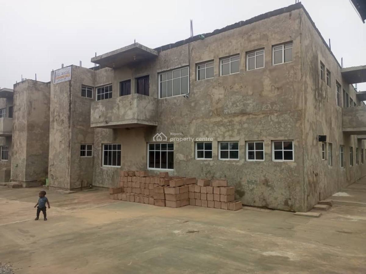 48 Bedrooms Hostel_ Mixure of Self Contained and Non Self Contained, Jaiaa Hostel#4 Alhaji Ojo Street, Jobele, Afijio, Oyo, Self Contain (single Rooms) for Rent