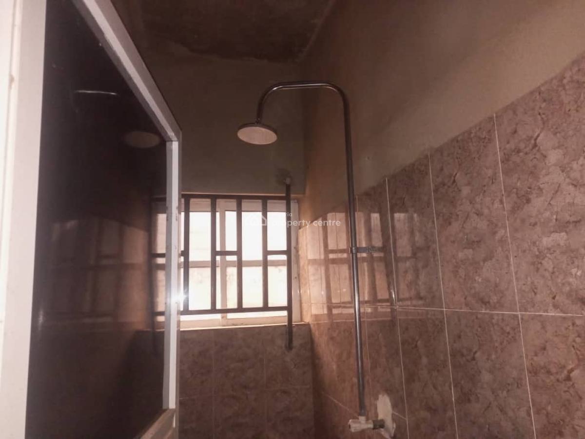48 Bedrooms Hostel_ Mixure of Self Contained and Non Self Contained, Jaiaa Hostel#4 Alhaji Ojo Street, Jobele, Afijio, Oyo, Self Contain (single Rooms) for Rent