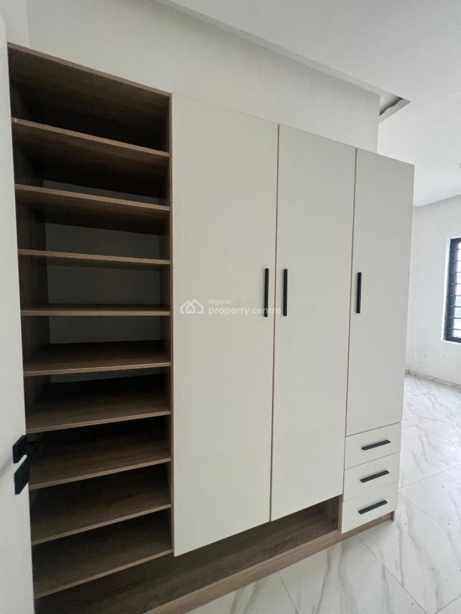 Fully Serviced 3 Bed Apartment with Communal Pool, Gym & Bq, Ajah, Lagos, Flat / Apartment for Sale