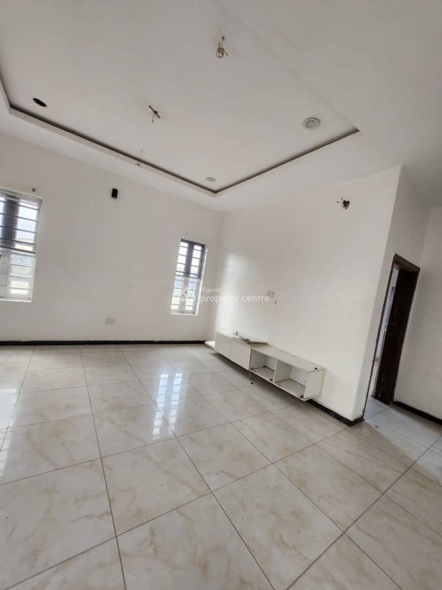 a Spacious Miniflat in a Shared Apartment, Karis Court Estate, By Buena Vista, Orchid Road, Lekki, Lagos, Lekki, Lagos, Mini Flat (room and Parlour) for Rent
