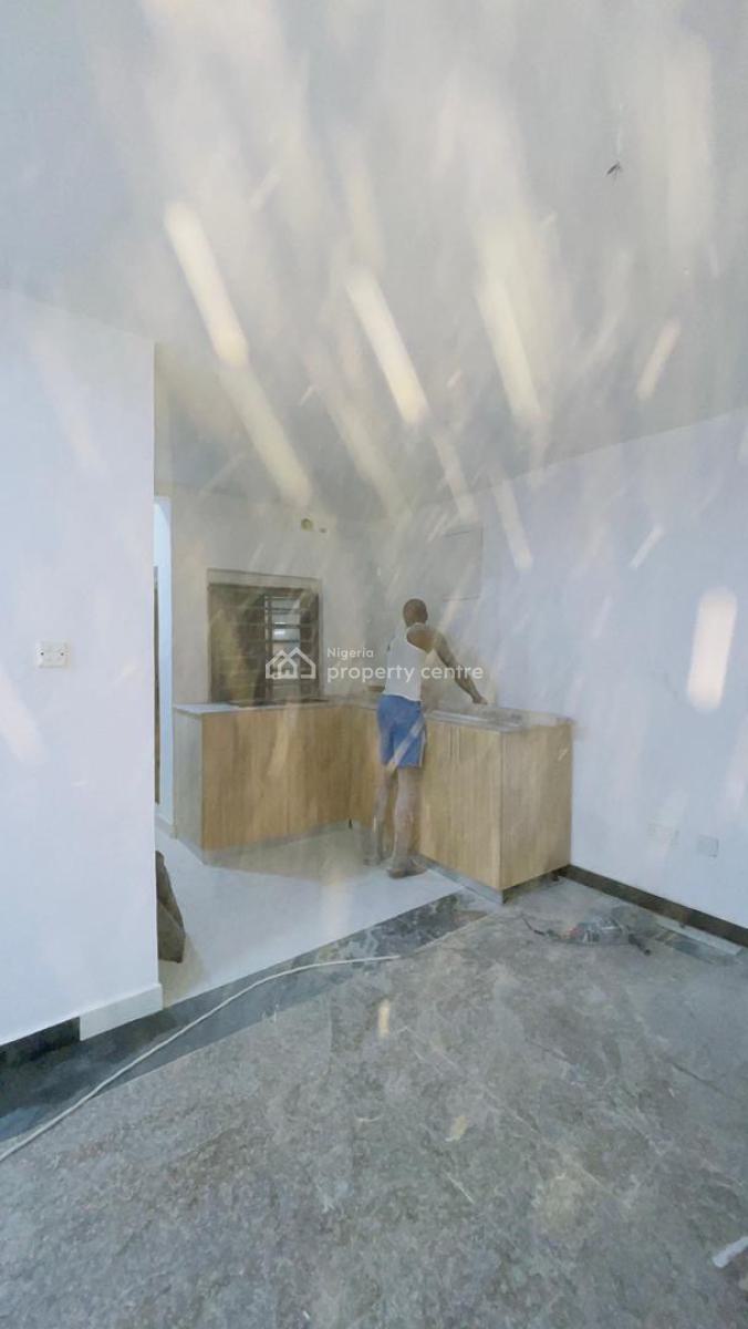 Luxury 2 Bedroom Flat with a Room Bq, Lekki Phase 1, Lekki, Lagos, Flat / Apartment for Rent