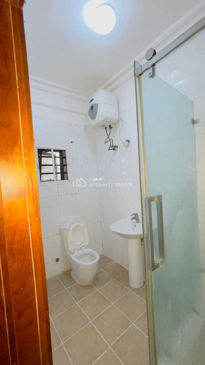 Spacious 3 Bedroom Flat  with Bq, Lekki Phase 1, Lekki, Lagos, Flat / Apartment for Rent