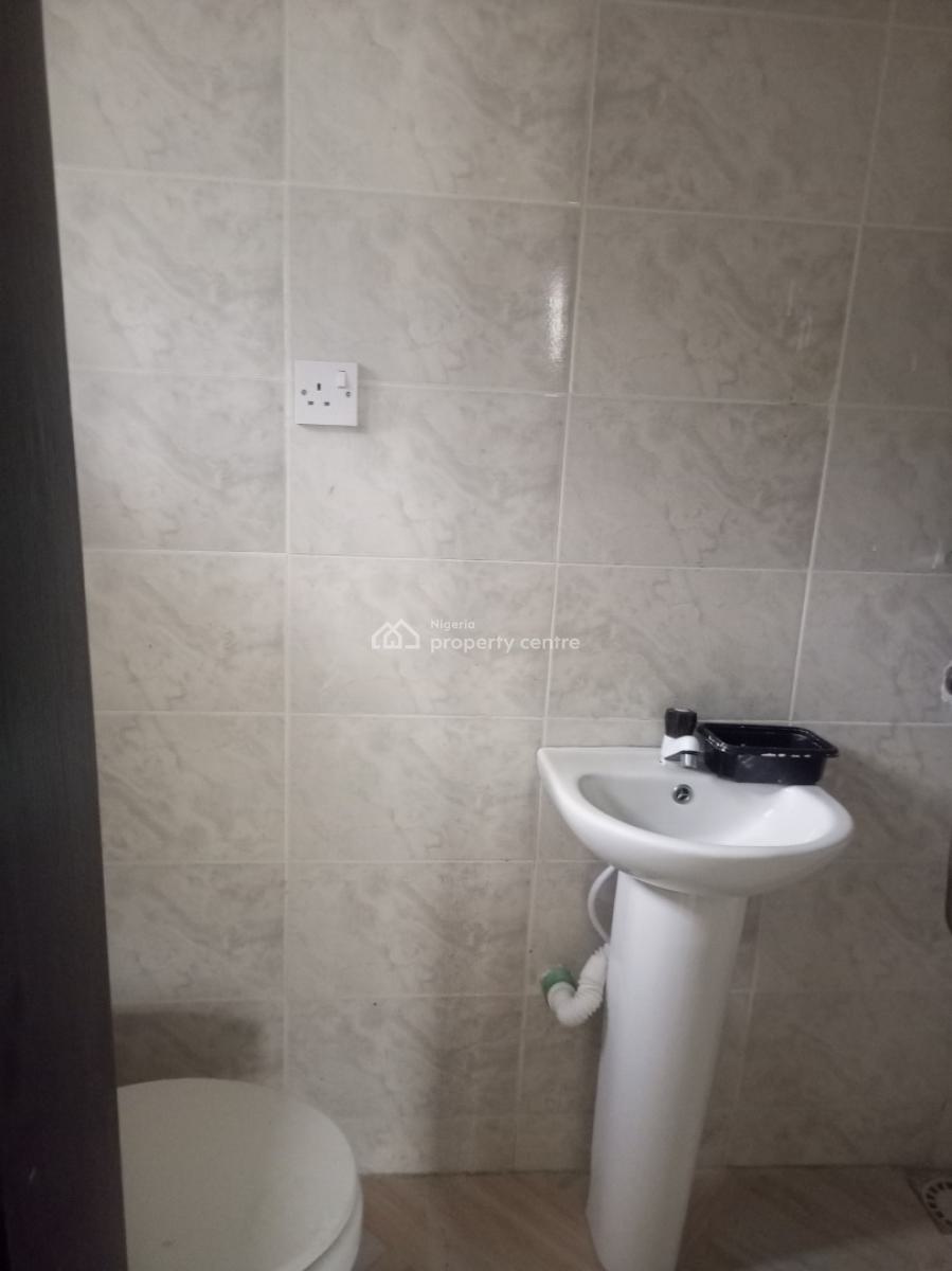 Luxury Newly Built 2 Bedroom, Jakande Gate, Oke Afa, Isolo, Lagos, Flat / Apartment for Rent