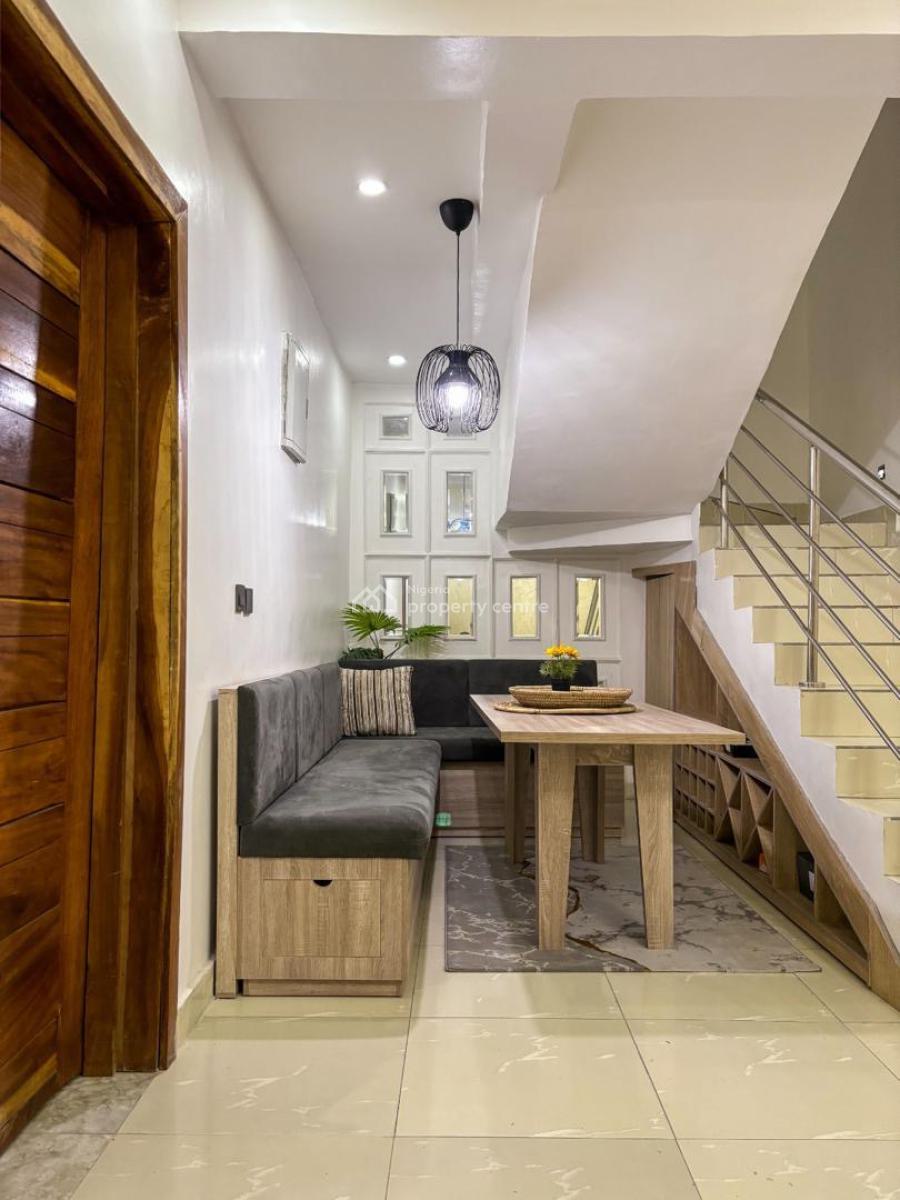 Tastefully Furnished 2 Bedroom Apartment, Lekki Expressway, Lekki, Lagos, Flat / Apartment Short Let